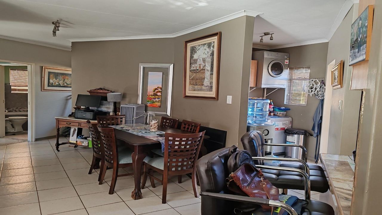 Photo 15 of 27