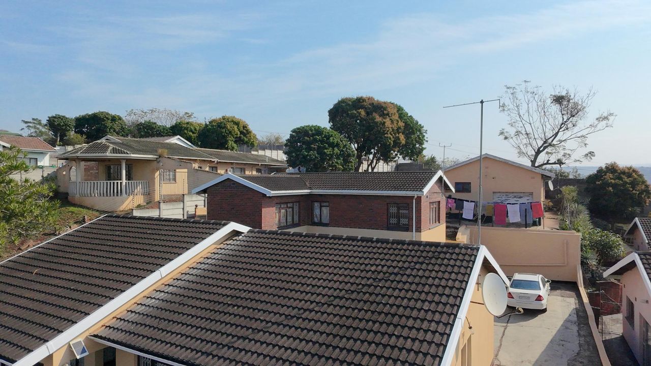 Photo 6 of 25