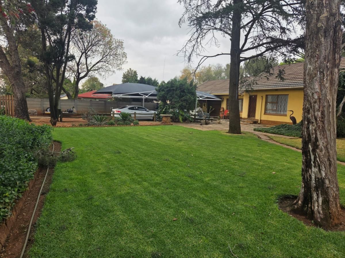 Photo 3 of 18