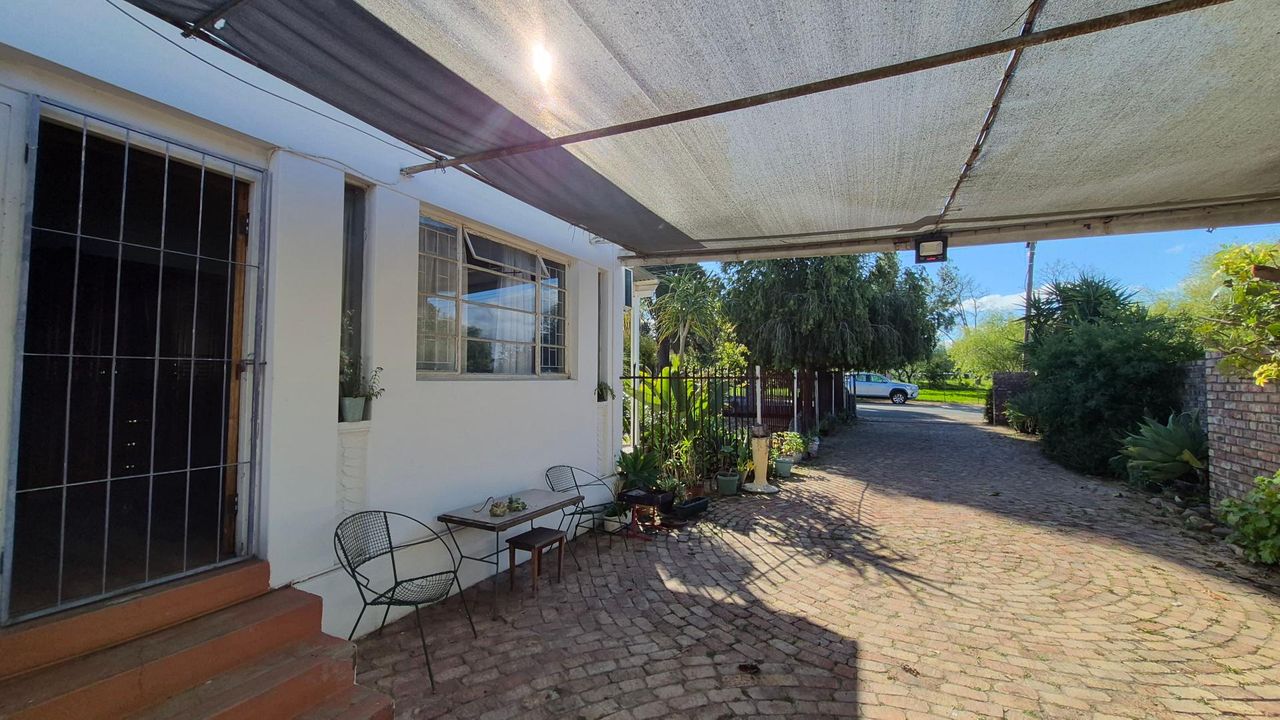 Photo of Bachelor to rent in West Bank, Oudtshoorn