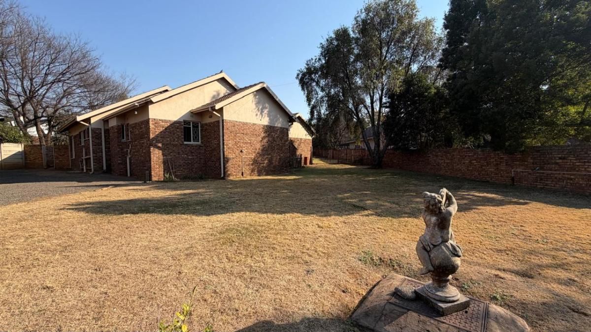 Photo of 6 Bedroom house for sale in Gholfsig, Middelburg