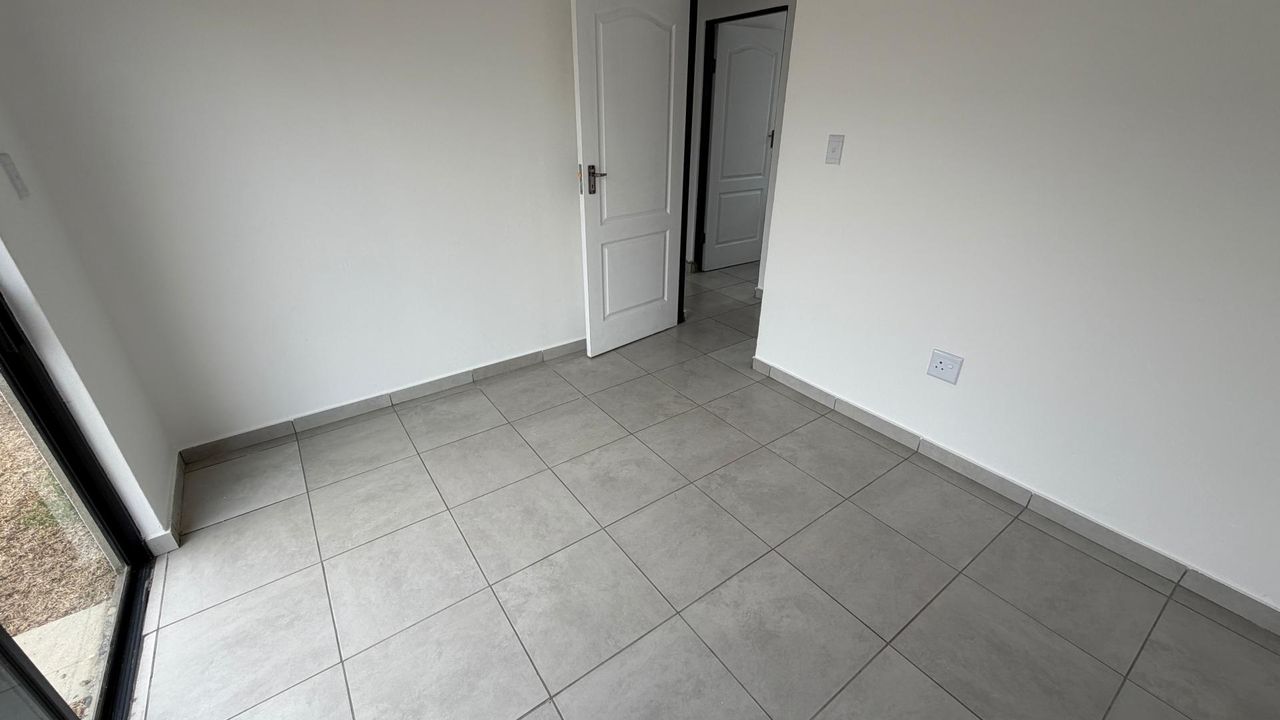 Photo 19 of 25