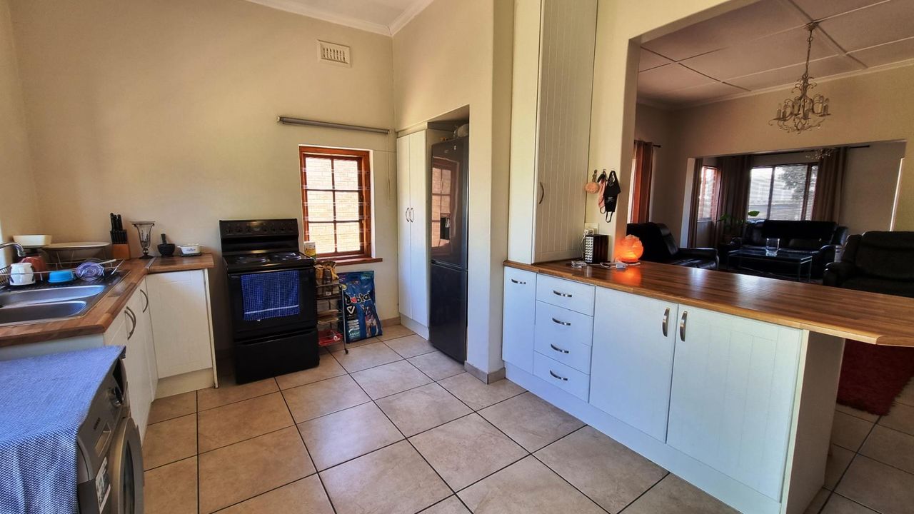 Photo of 3 Bedroom house to rent in Claremont, Cape Town