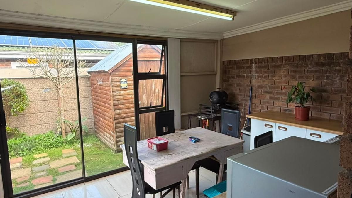 Photo of 2 Bedroom townhouse - sectional for sale in George South