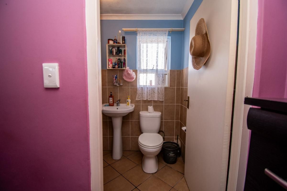Photo 17 of 24
