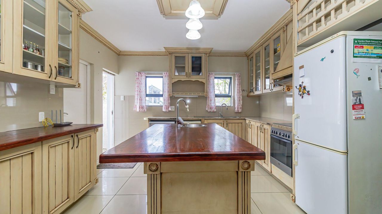 Photo 6 of 22