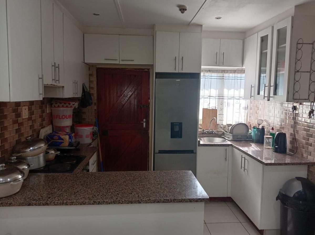 Photo of 3 Bedroom house for sale in Clayfield, Phoenix