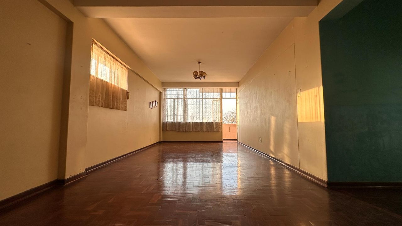 Photo 4 of 24