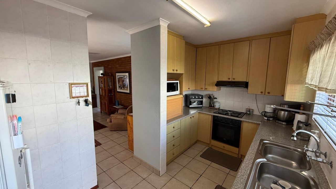 Photo of 4 Bedroom house for sale in Protea Heights, Brackenfell