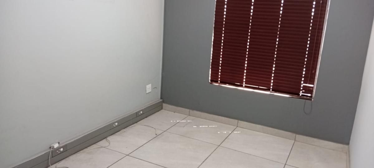 Photo 20 of 44