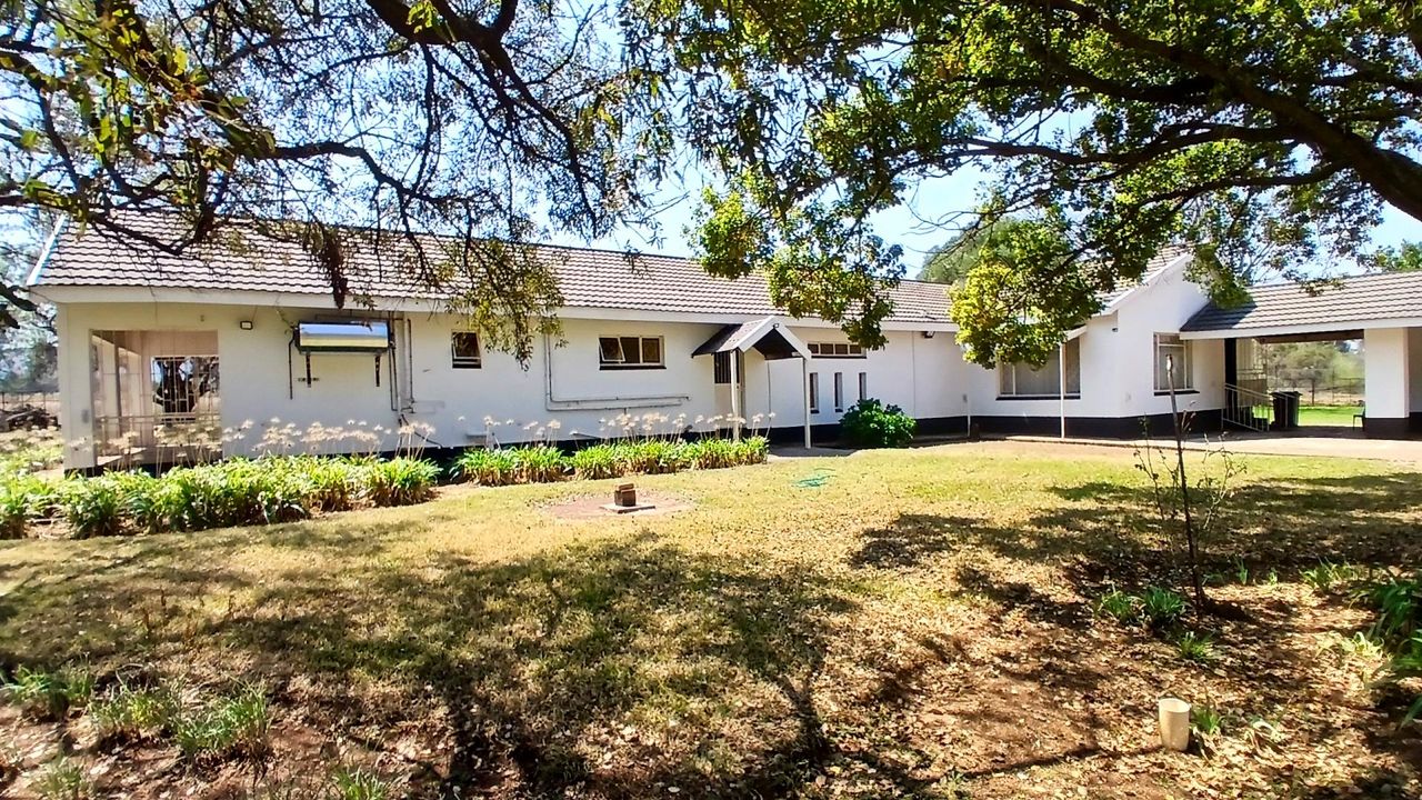 Photo 1 of 28