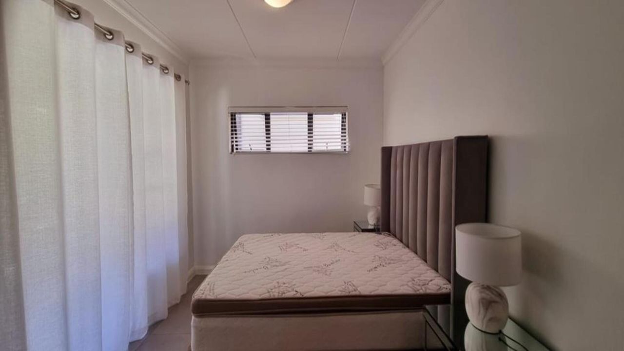 Photo 16 of 17