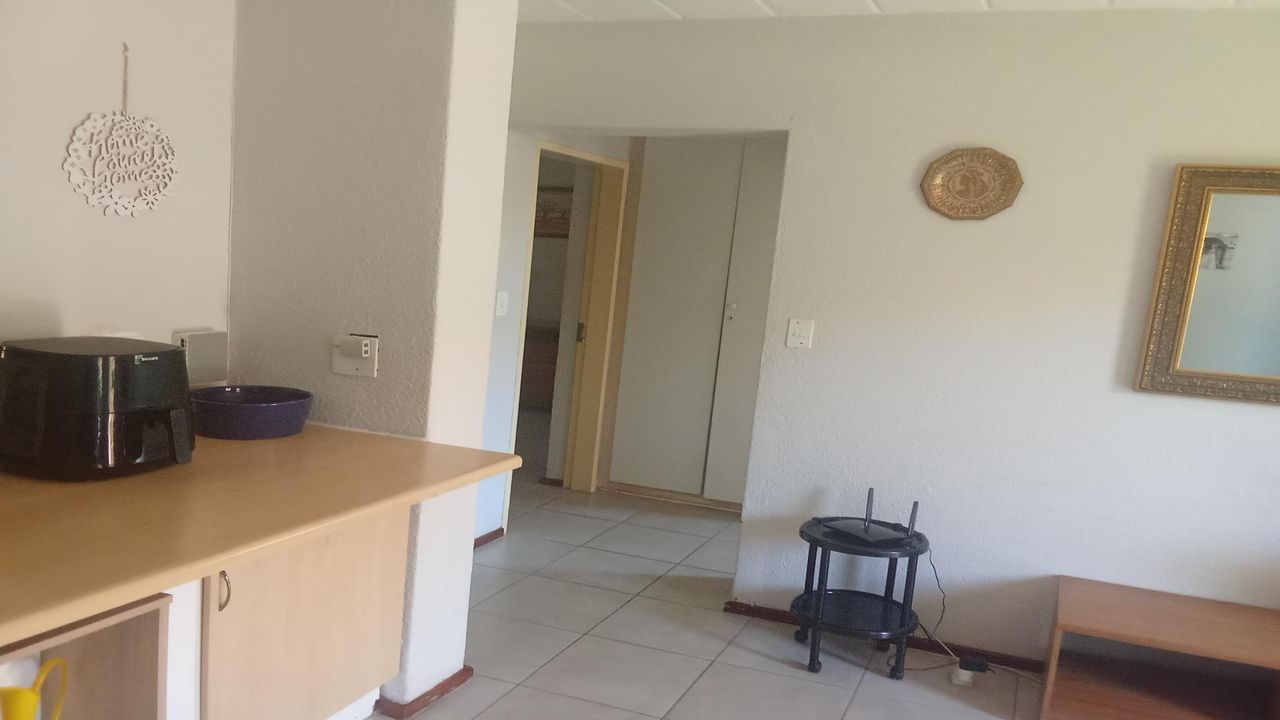 Photo 3 of 28