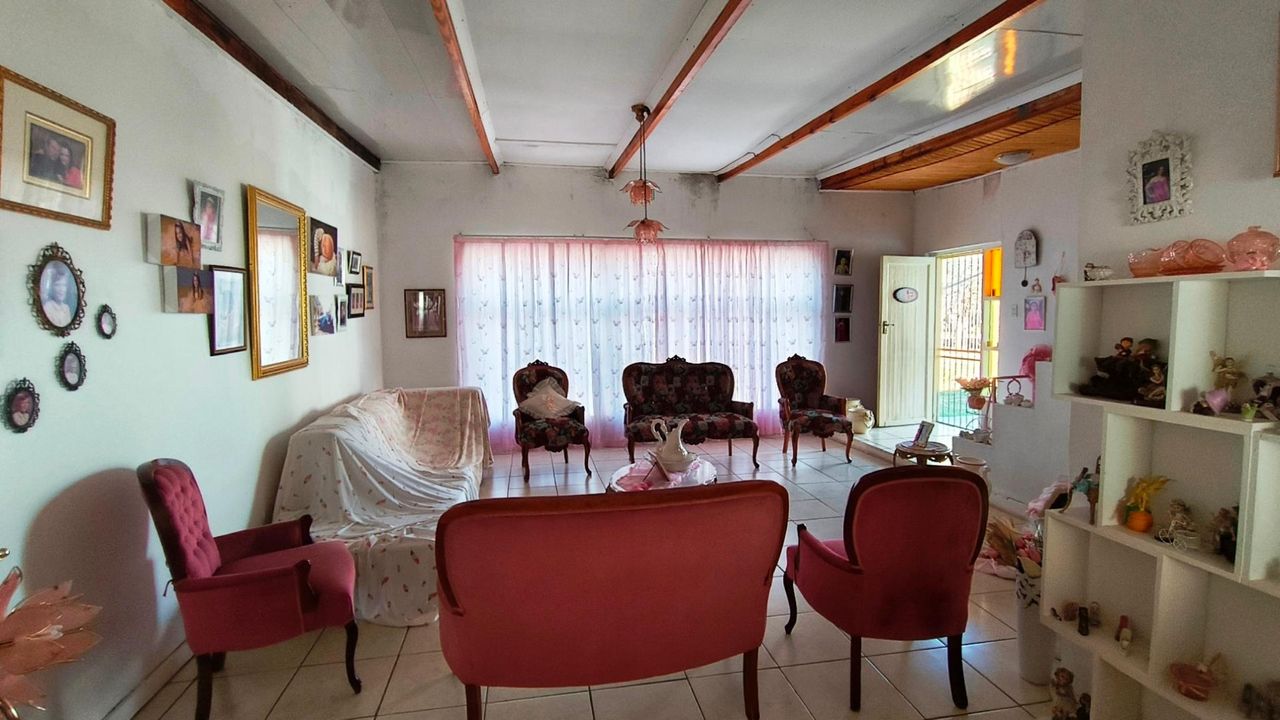 Photo 4 of 36