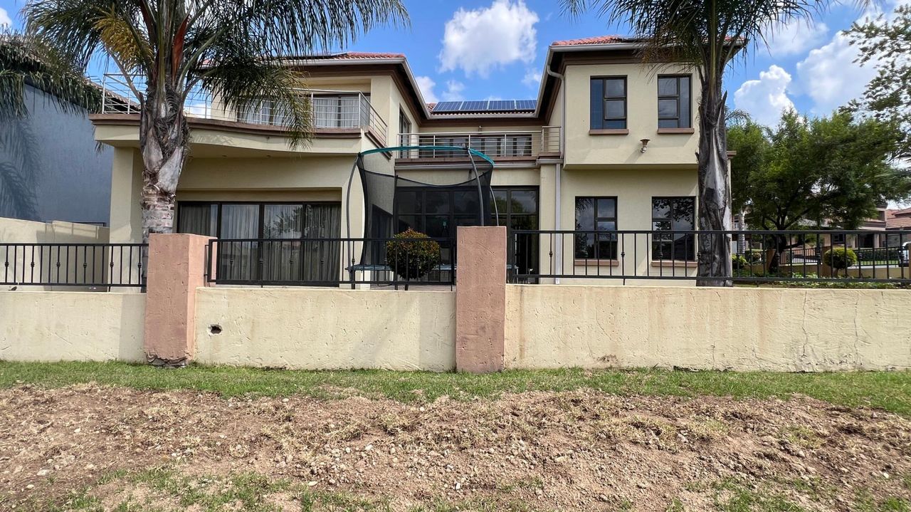 Photo 5 of 26