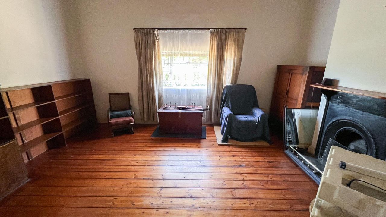 Photo 23 of 34