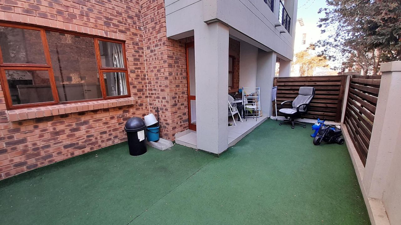 Photo 2 of 11