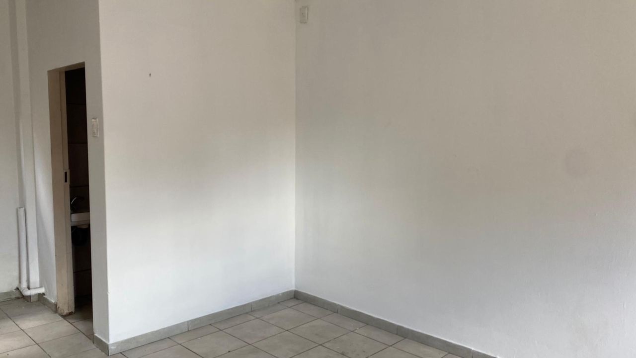 Photo 16 of 18