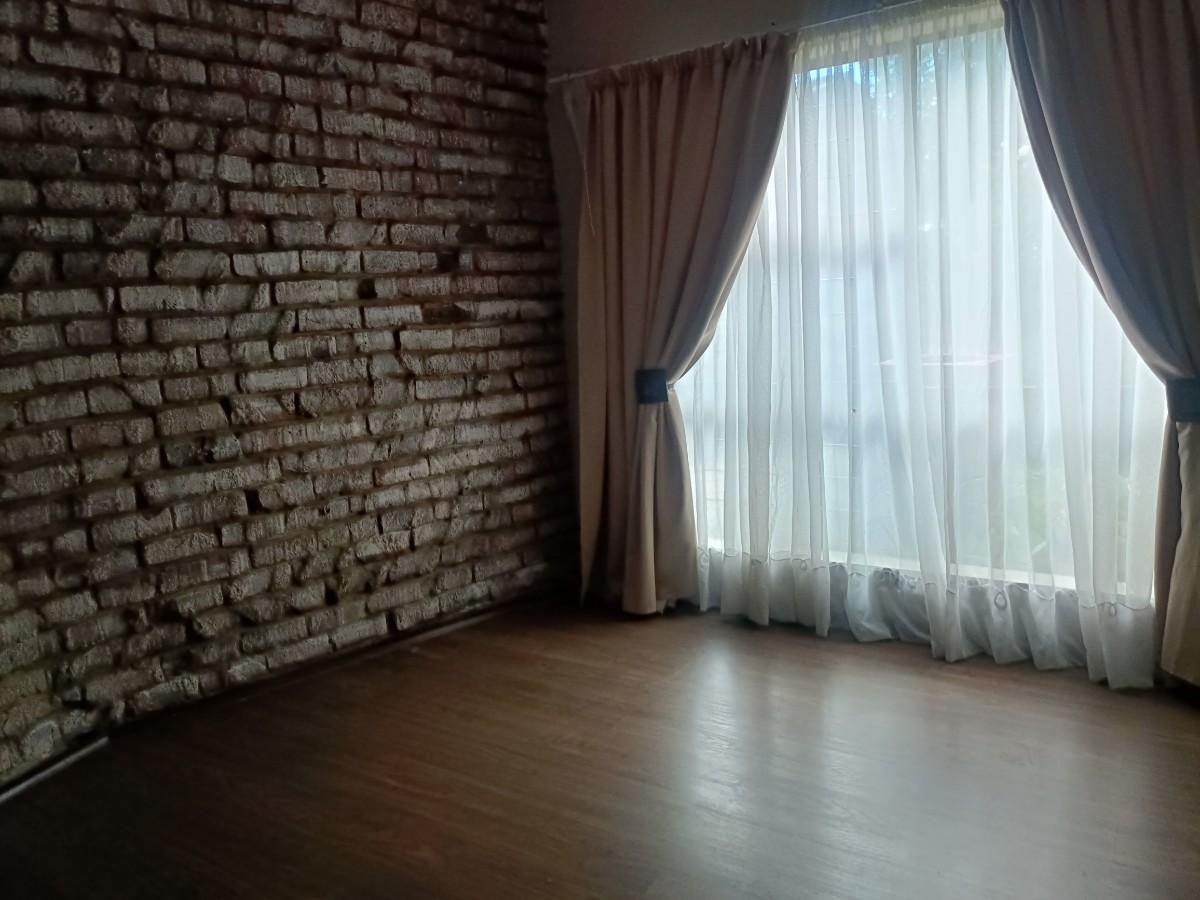Photo 19 of 25