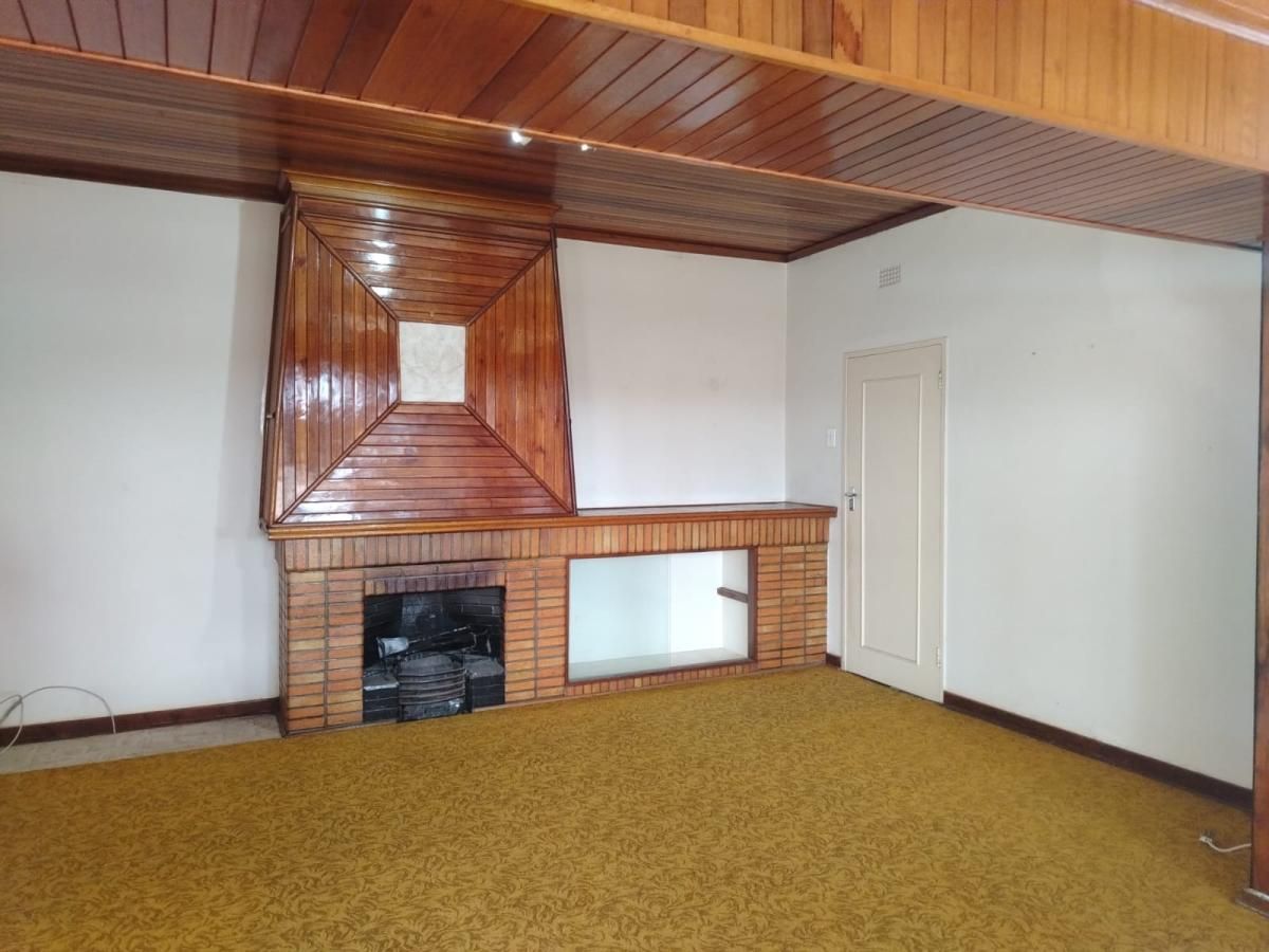 Photo 8 of 25