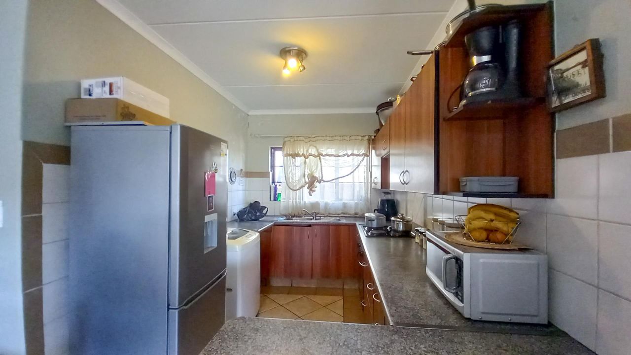 Photo 8 of 19