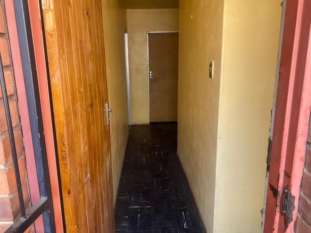 Photo 6 of 18