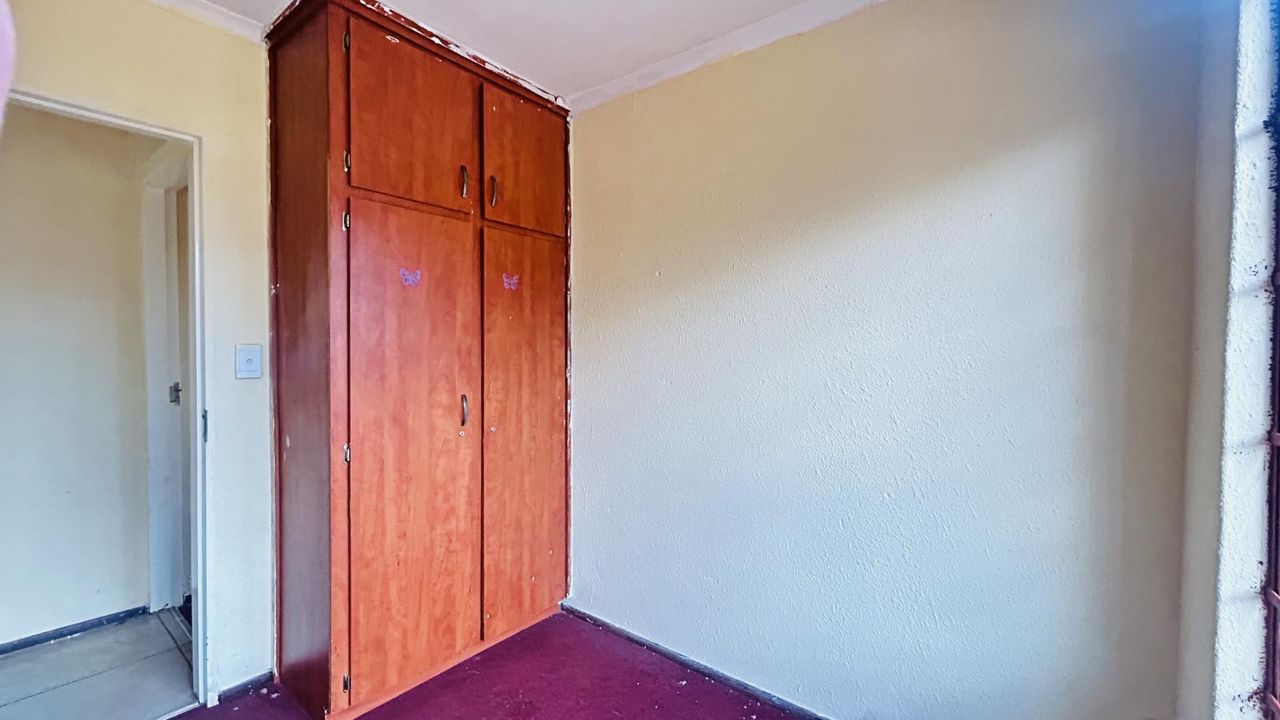 Photo 13 of 22