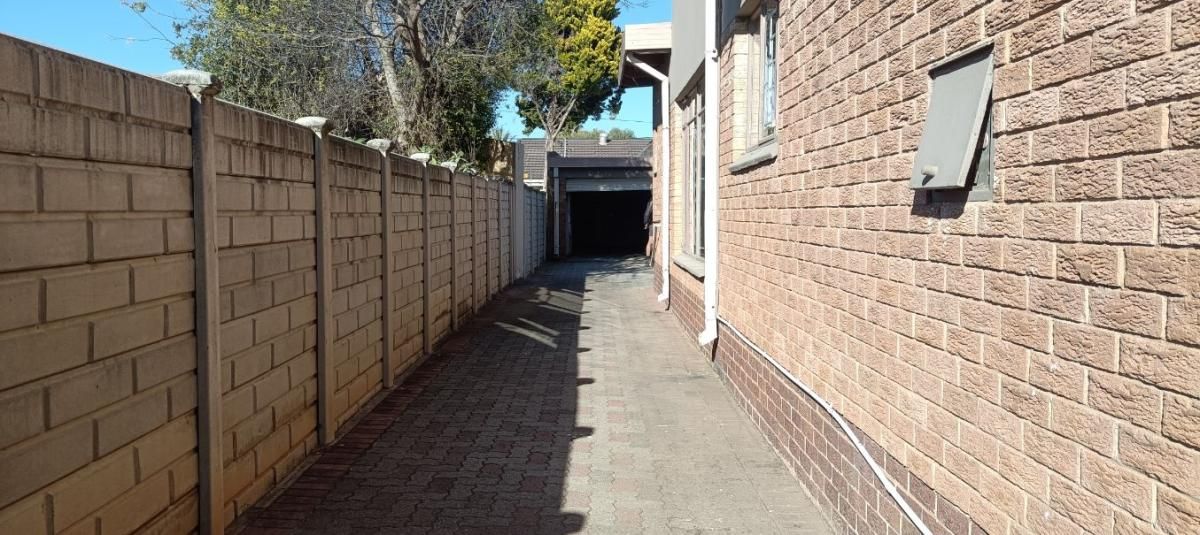 Photo 29 of 37