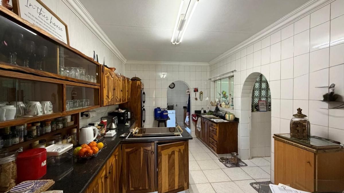 Photo of 4 Bedroom house for sale in Aerorand, Middelburg
