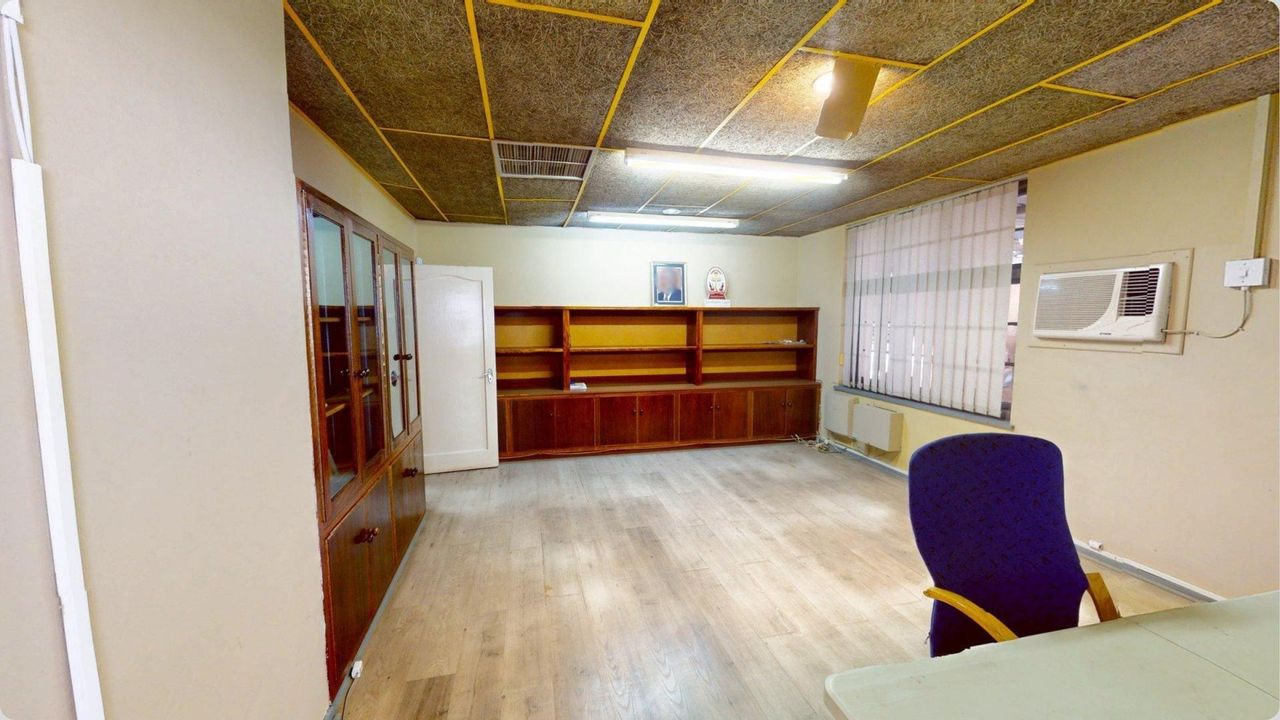 Photo 34 of 38