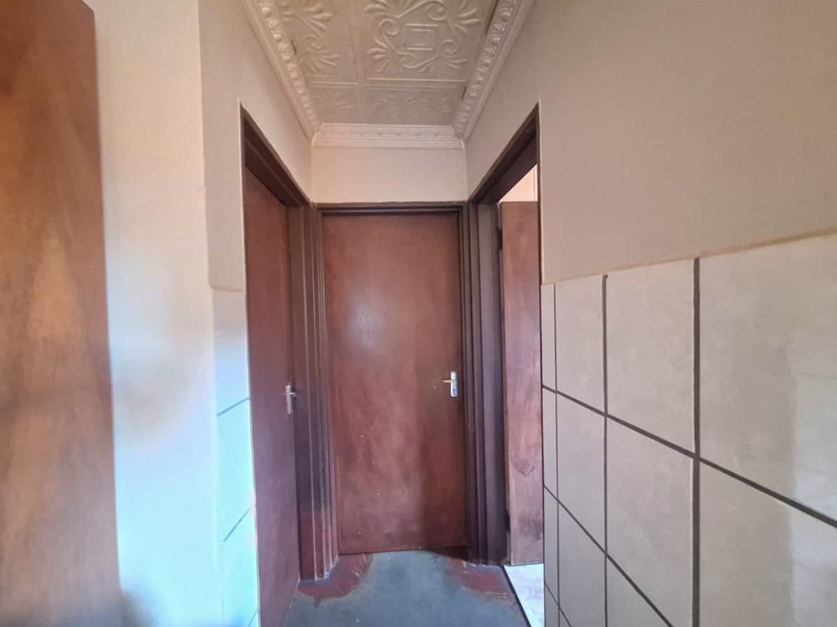Photo 8 of 11