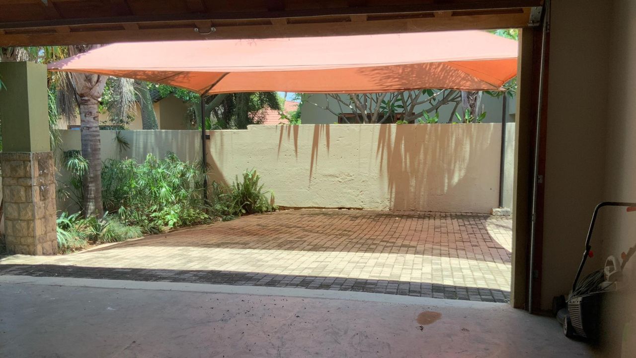 Photo 18 of 21