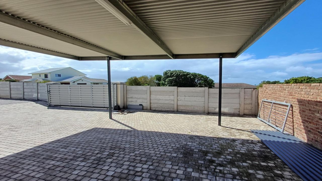 Photo 6 of 32