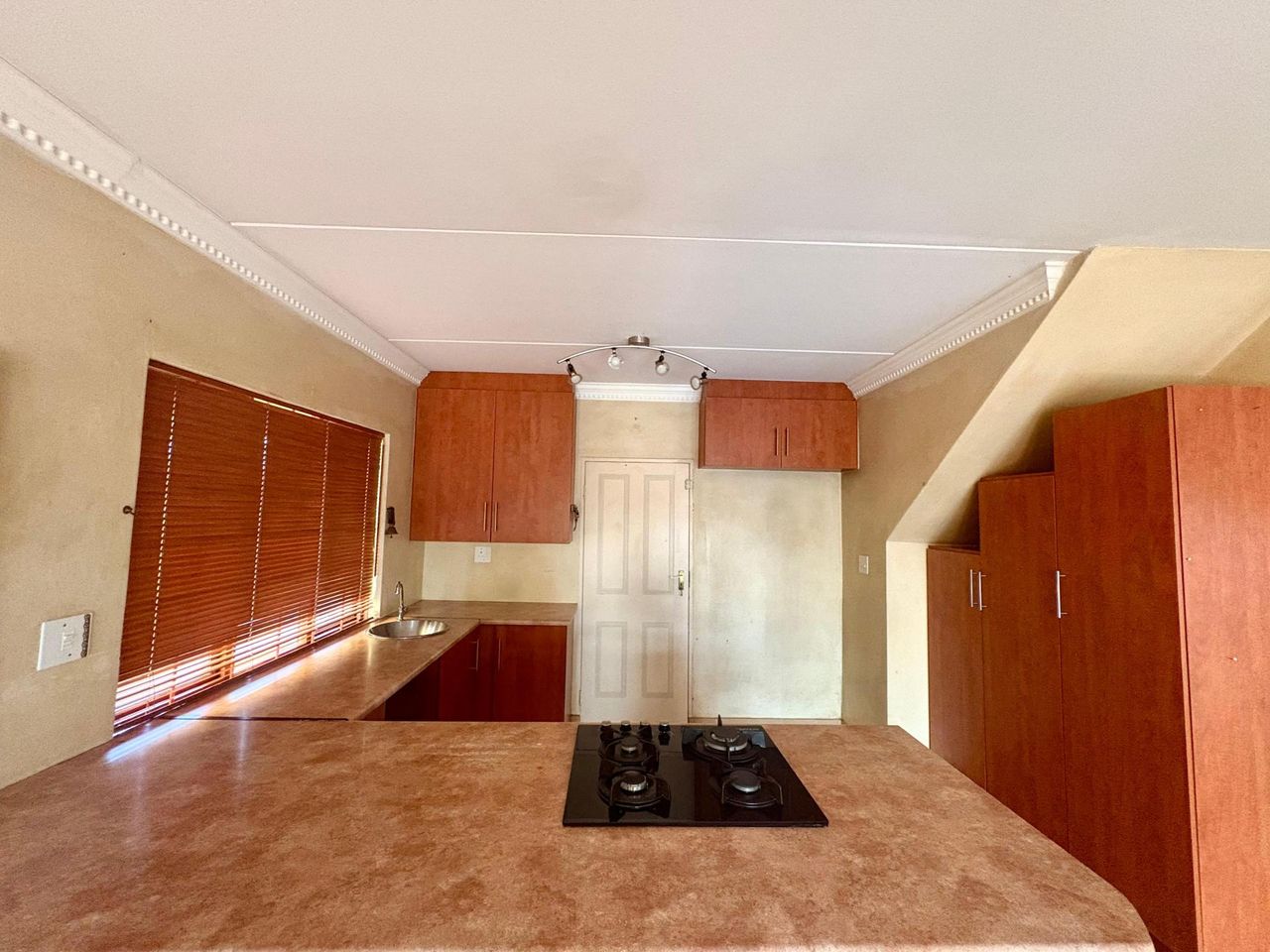 Photo 6 of 21