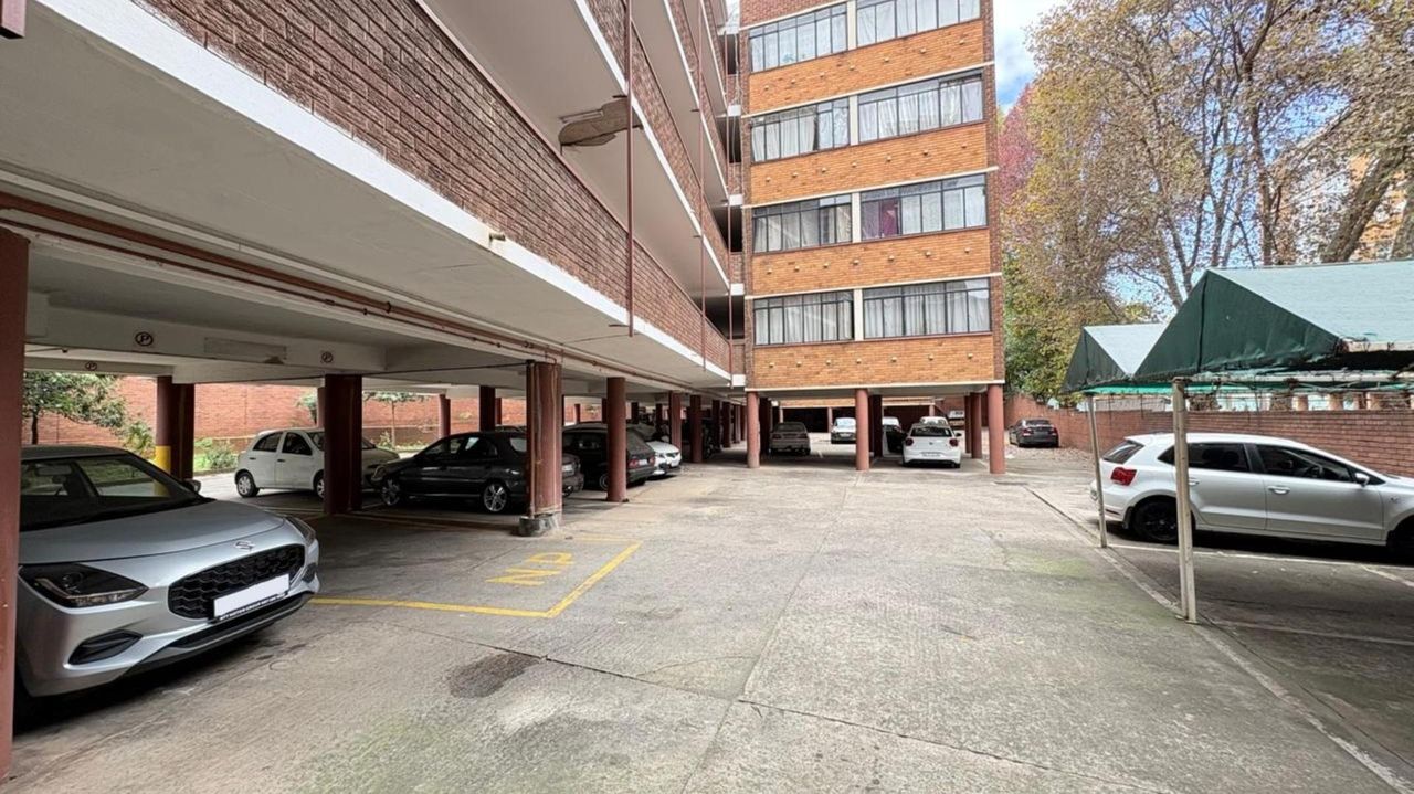 Photo 16 of 17