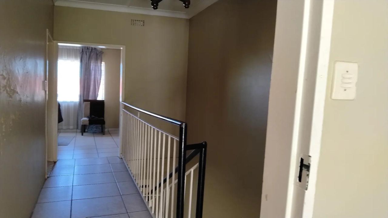 Photo 9 of 14