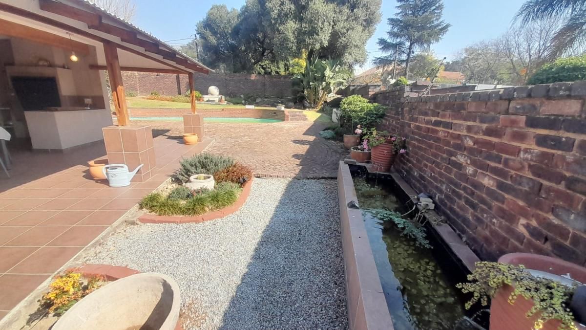 Photo 6 of 26