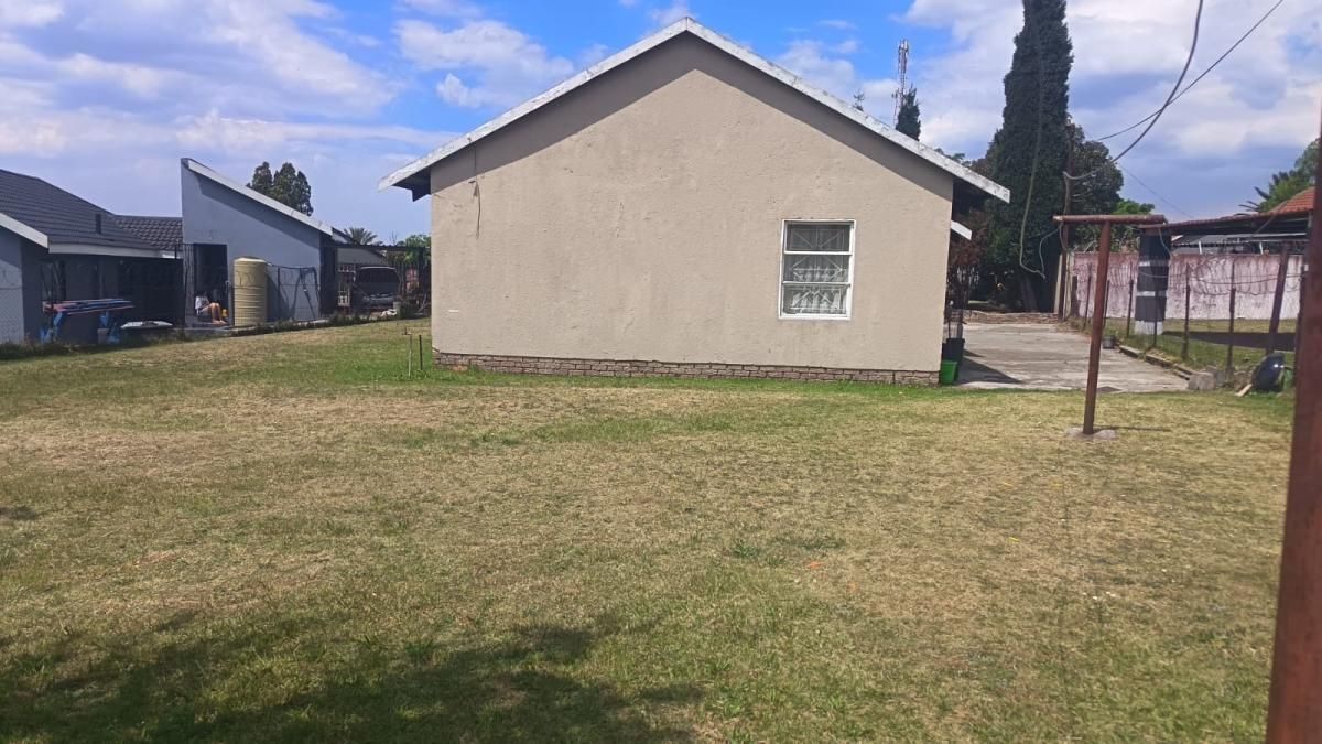 Photo 8 of 26