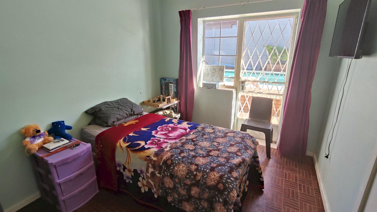 Photo 11 of 30