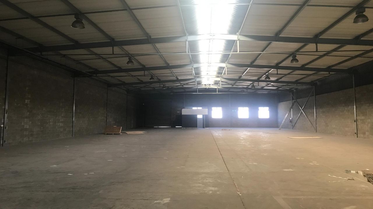 Photo 23 of 25