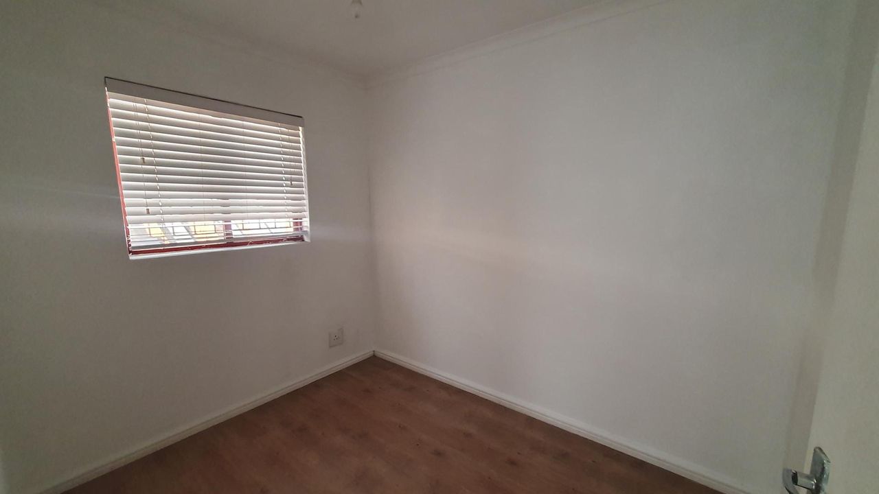 Photo 17 of 27