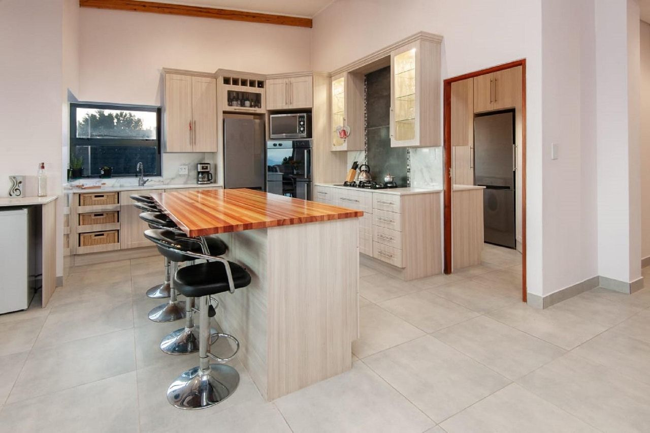 Photo of 2 Bedroom house to rent in Voelklip, Hermanus