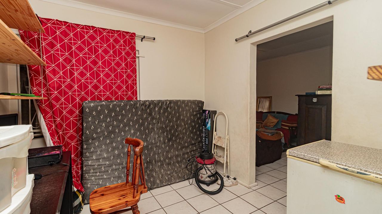Photo 12 of 22