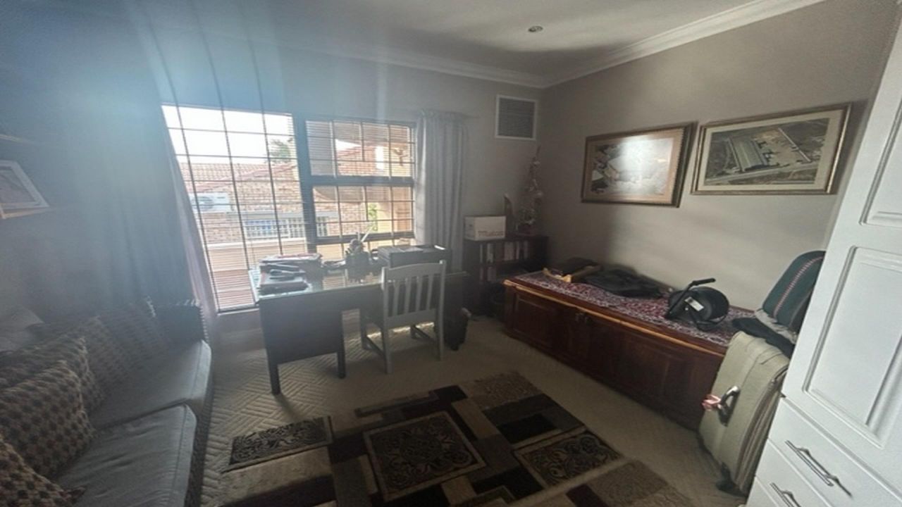 Photo 27 of 63