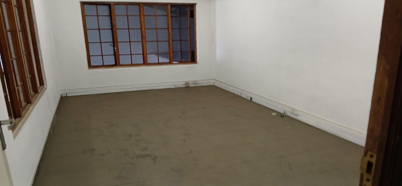 Photo 8 of 18