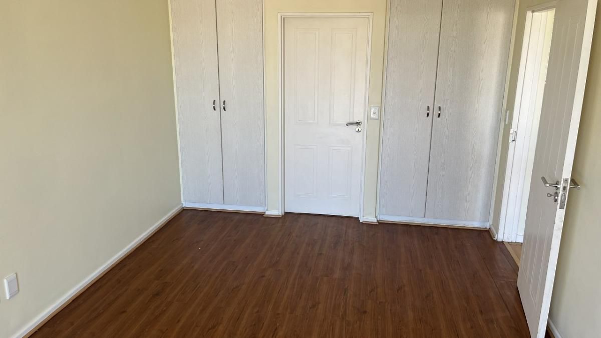 Photo 7 of 25