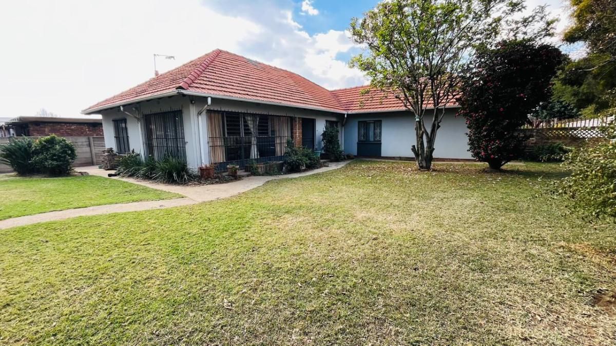 Photo of 3 Bedroom house for sale in Witbank Ext 8