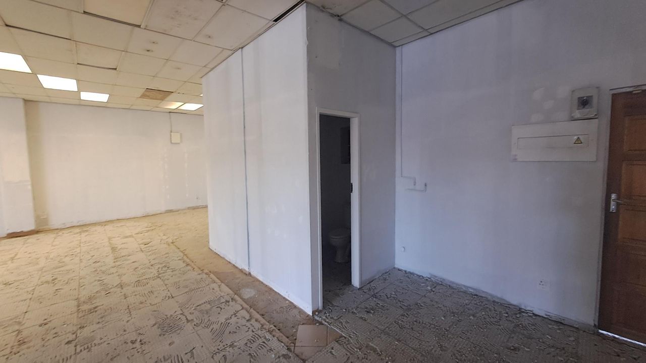Photo 5 of 14