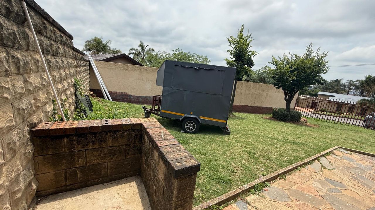 Photo 3 of 16