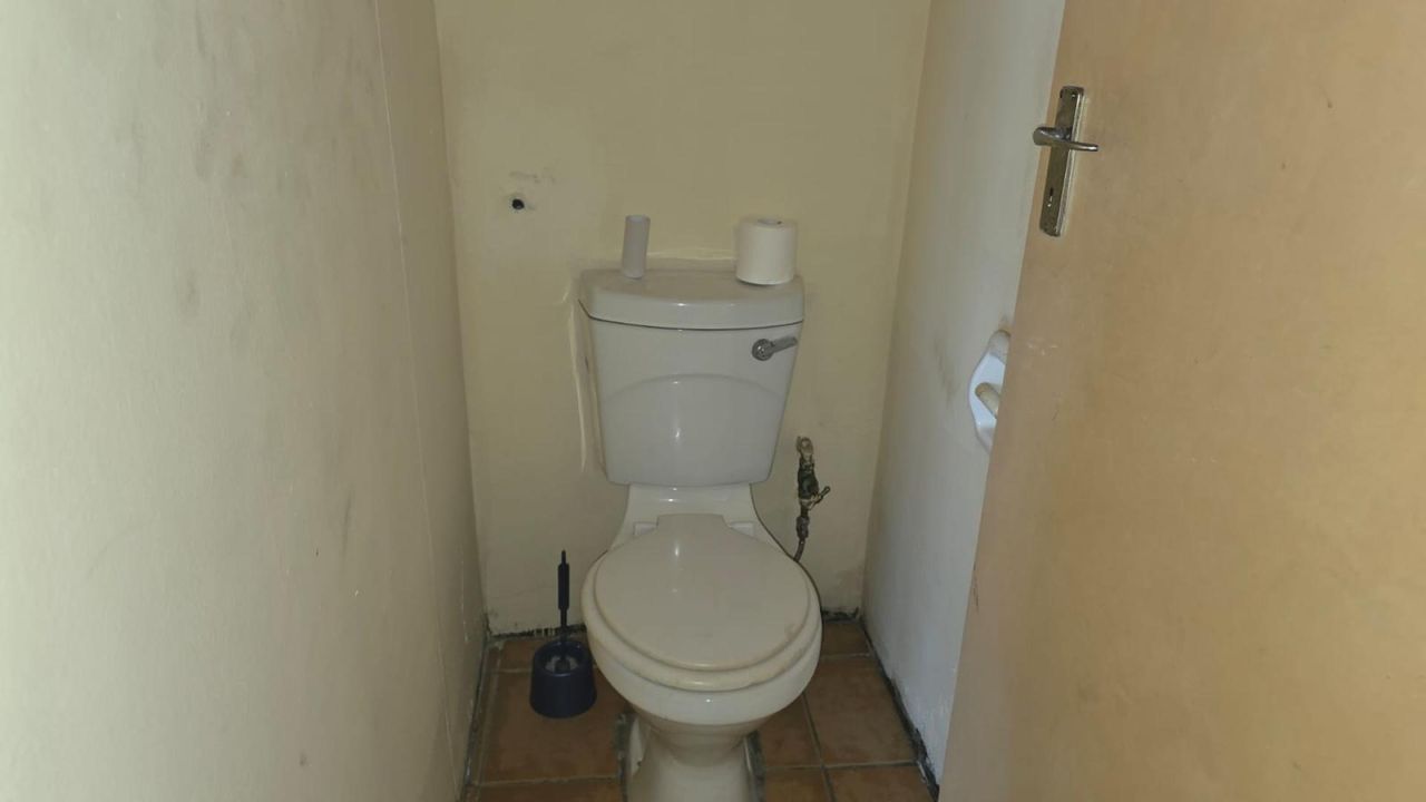 Photo 14 of 18
